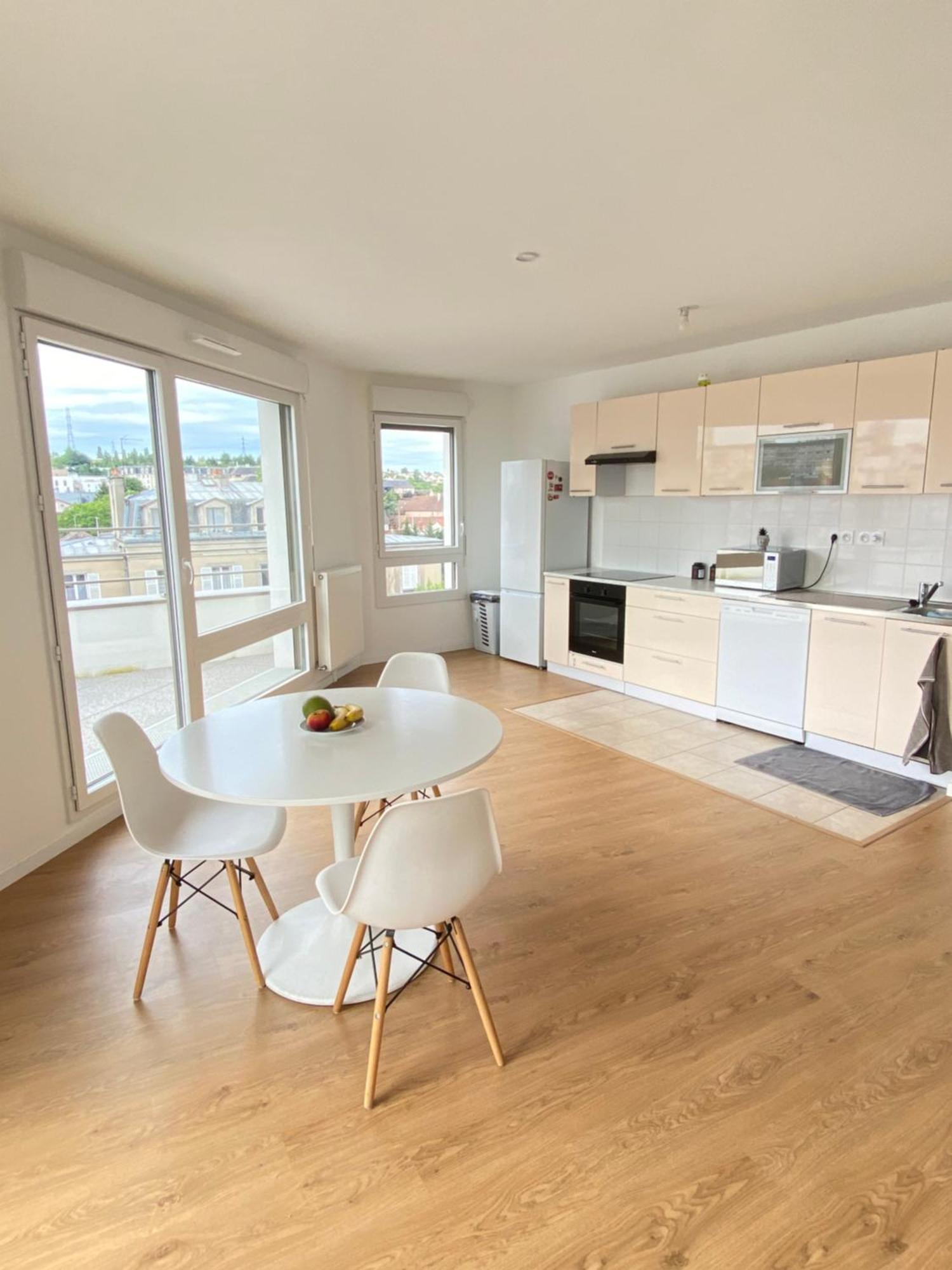 Charme Citadin Apartment Villemomble